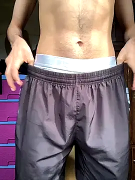 Snapshot of Axel-Mejia chatting on 10-27-25, 07:40 Axel-Mejia online show from 10-27-25, 07:40