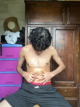 Snapshot of Axel-Mejia chatting on 10-30-25, 02:51 Axel-Mejia online show from 10-30-25, 02:51