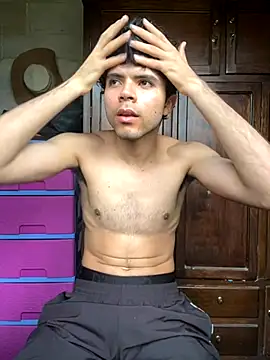 Snapshot of Axel-Mejia chatting on 10-31-25, 07:04 Axel-Mejia online show from 10-31-25, 07:04