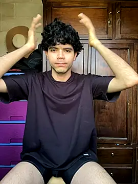 Snapshot of Axel-Mejia chatting on 11-01-25, 02:08 Axel-Mejia online show from 11-01-25, 02:08