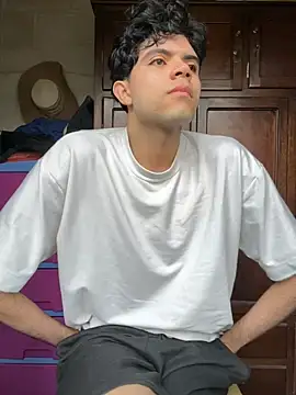 Snapshot of Axel-Mejia chatting on 11-15-25, 12:56 Axel-Mejia online show from 11-15-25, 12:56