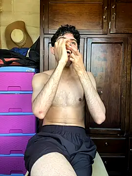 Snapshot of Axel-Mejia chatting on 11-17-25, 06:35 Axel-Mejia online show from 11-17-25, 06:35