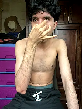 Snapshot of Axel-Mejia chatting on 11-20-25, 12:49 Axel-Mejia online show from 11-20-25, 12:49