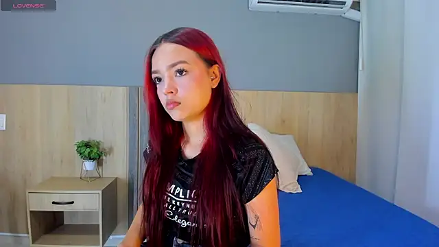  MartinaGarcia  online show from 10-02-25, 07:54