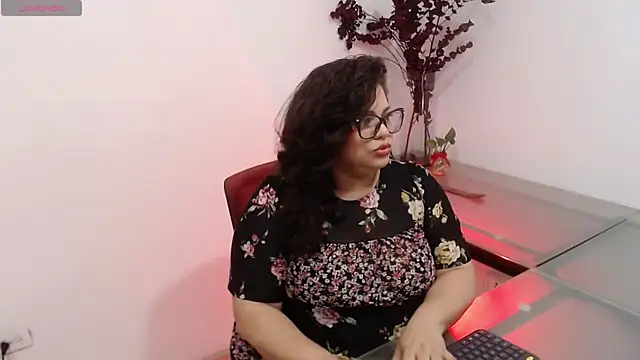 merly chica online show from 10-21-25, 01:12