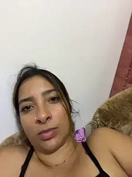 Snapshot of candy_veee chatting on 11-13-25, 12:31 candy veee online show from 11-13-25, 12:31