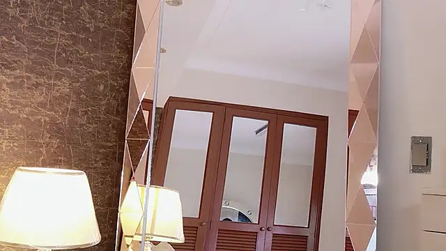 IrinaVelvet online show from 11-18-25, 04:44