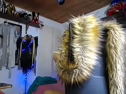 Snapshot of sashastarfire chatting on 11-13-25, 06:18 sashastarfire online show from 11-13-25, 06:18