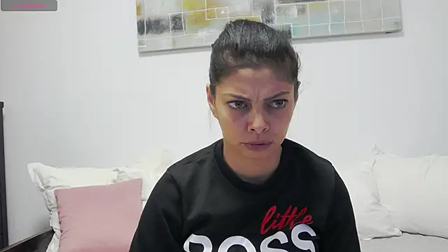 Snapshot of LadyLiia chatting on 12-14-24, 04:45 LadyLiia online show from 12-14-24, 04:45