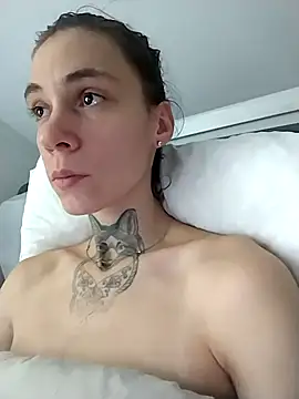 Snapshot of HoneySquirrel chatting on 10-07-25, 01:52 HoneySquirrel online show from 10-07-25, 01:52