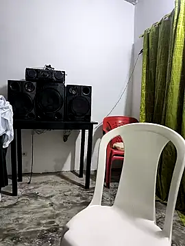 Snapshot of giannis090 chatting on 10-11-25, 04:22 giannis090 online show from 10-11-25, 04:22