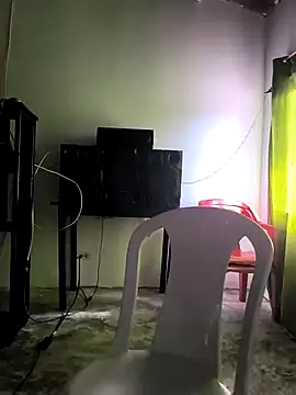 Snapshot of giannis090 chatting on 10-19-25, 07:47 giannis090 online show from 10-19-25, 07:47