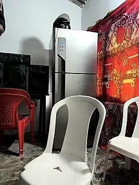 Snapshot of giannis090 chatting on 11-07-25, 08:09 giannis090 online show from 11-07-25, 08:09