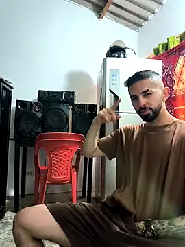 Snapshot of giannis090 chatting on 11-09-25, 09:13 giannis090 online show from 11-09-25, 09:13