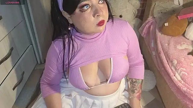 Lucycosplay777 online show from 01-12-26, 09:53