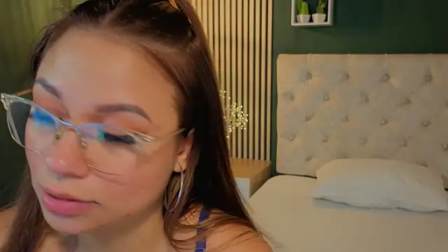 sky collinss online show from 11-07-25, 07:36