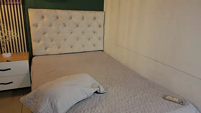 sky collinss online show from 11-10-25, 07:46