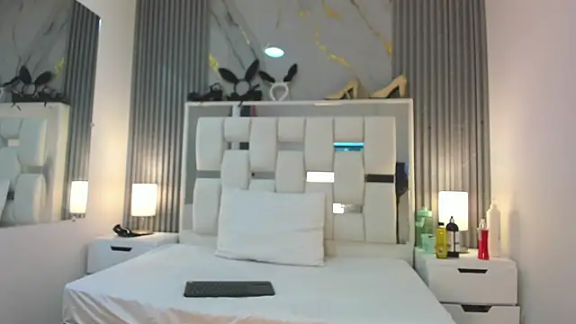 VanessaHard as online show from 10-31-25, 02:18