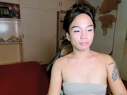 YourNikkieXxx online show from 10-28-25, 05:04