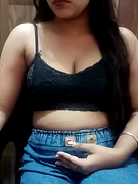 Snapshot of Malikaa-baby5 chatting on 11-19-25, 07:14 Malikaa-baby5 online show from 11-19-25, 07:14