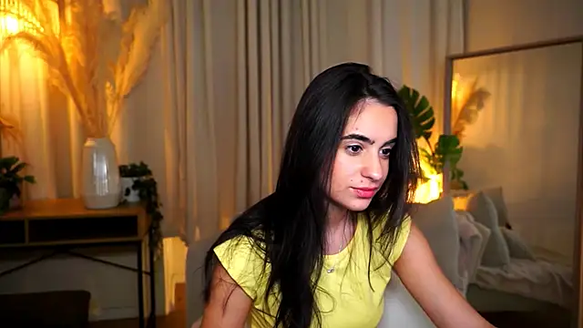 Snapshot of miilky_wayy chatting on 10-13-25, 04:18 miilky wayy online show from 10-13-25, 04:18