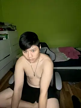 Snapshot of Kingpowerlittel chatting on 09-18-25, 05:26 Kingpowerlittel online show from 09-18-25, 05:26