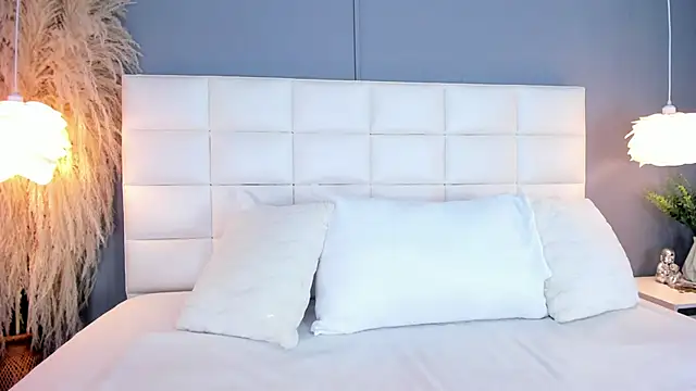 MiaVixen  online show from 11-21-25, 04:55