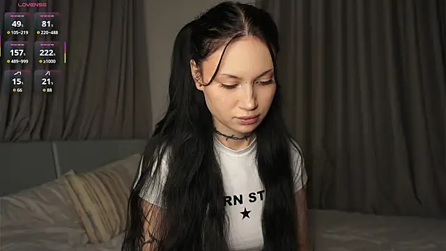 Alice 1n Wonderland  online show from 10-18-25, 02:51