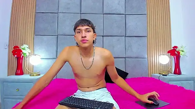 ChanellandMax online show from 09-17-25, 01:02