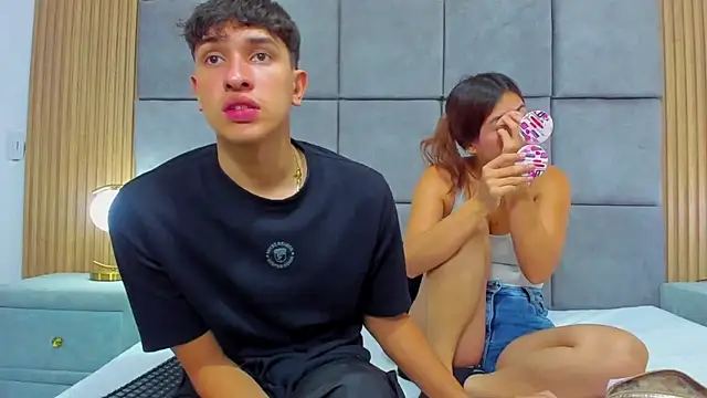 ChanellandMax online show from 11-14-25, 01:10