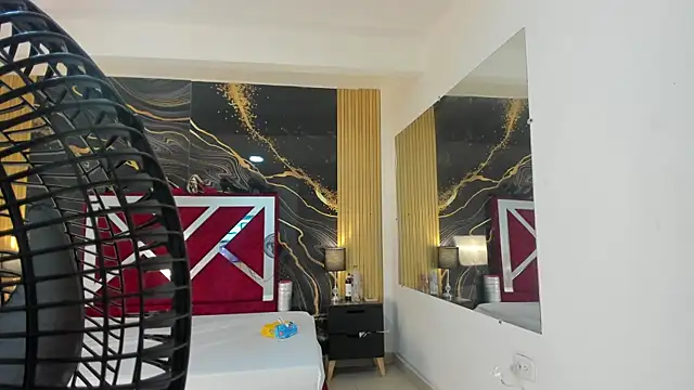 Snapshot of VioletRose_as chatting on 10-30-25, 07:14 VioletRose as online show from 10-30-25, 07:14