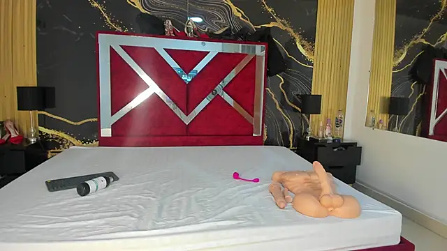 Snapshot of VioletRose_as chatting on 11-04-25, 09:36 VioletRose as online show from 11-04-25, 09:36