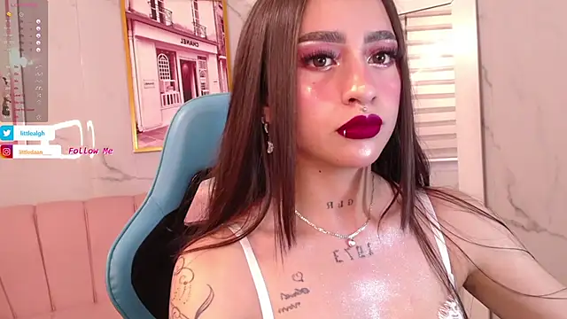 Abril Velvet a  online show from 10-17-25, 01:35