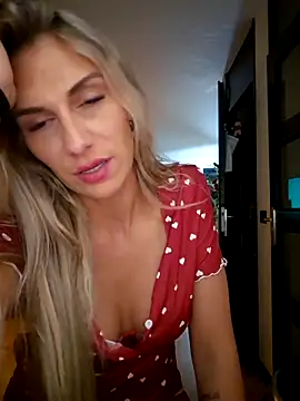 Snapshot of Melody1600 chatting on 09-15-25, 07:58 Melody1600 online show from 09-15-25, 07:58