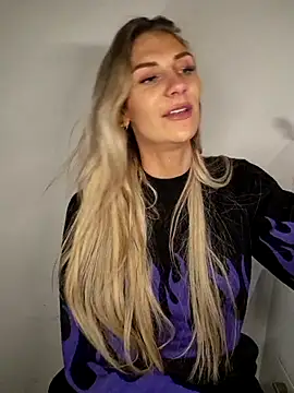 Snapshot of Melody1600 chatting on 10-19-25, 06:52 Melody1600 online show from 10-19-25, 06:52