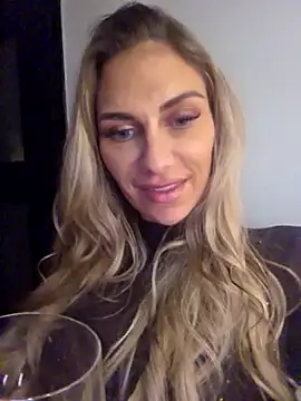 Snapshot of Melody1600 chatting on 12-14-25, 01:11 Melody1600 online show from 12-14-25, 01:11