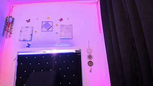 AkariRosetti online show from 10-22-25, 08:19