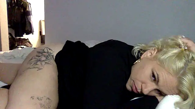 toomuchofafreak online show from 09-08-25, 06:18