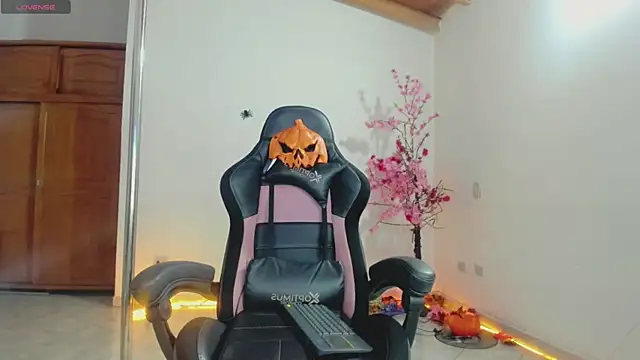 Snapshot of auraeroticaxxx chatting on 11-01-25, 04:25 auraeroticaxxx online show from 11-01-25, 04:25