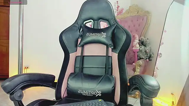 Snapshot of auraeroticaxxx chatting on 12-03-25, 02:30 auraeroticaxxx online show from 12-03-25, 02:30