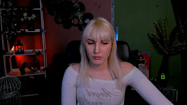 Snapshot of marta_smith chatting on 11-17-25, 09:42 marta smith online show from 11-17-25, 09:42