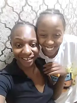 Snapshot of LonelyQueenxx25 chatting on 09-24-25, 03:37 LonelyQueenxx25 online show from 09-24-25, 03:37