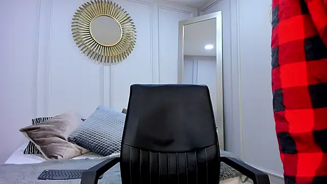 CharlotteBrownn  online show from 11-30-25, 05:00