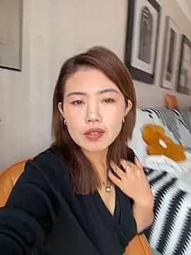 feifei 521 online show from 10-19-25, 05:41