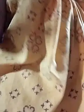 Snapshot of rani8008 chatting on 09-25-25, 06:17 rani8008 online show from 09-25-25, 06:17