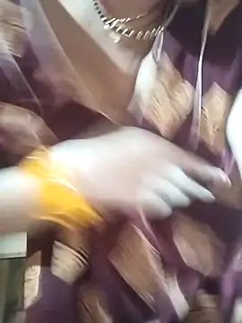 Snapshot of rani8008 chatting on 10-07-25, 06:10 rani8008 online show from 10-07-25, 06:10