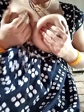 Snapshot of rani8008 chatting on 10-08-25, 06:44 rani8008 online show from 10-08-25, 06:44