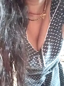 Snapshot of rani8008 chatting on 10-13-25, 06:13 rani8008 online show from 10-13-25, 06:13