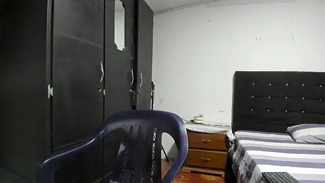 Snapshot of Ryan_xc1 chatting on 01-16-26, 04:11 Ryan xc1 online show from 01-16-26, 04:11