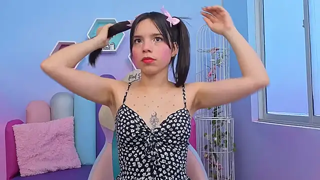 Issa Skinny  online show from 11-10-25, 11:42